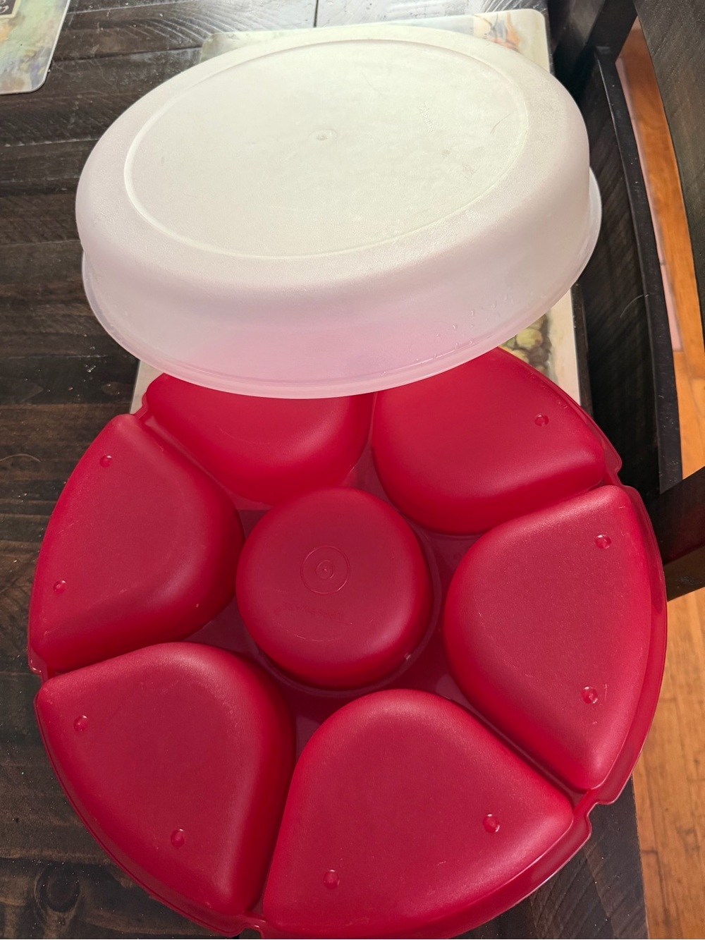 Round 6-Section Red Snack Server - Picture 2 of 3